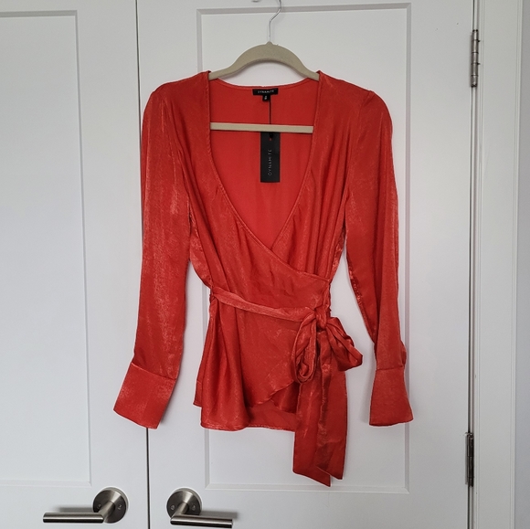 Dynamite wrap blouse - Picture 4 of 5